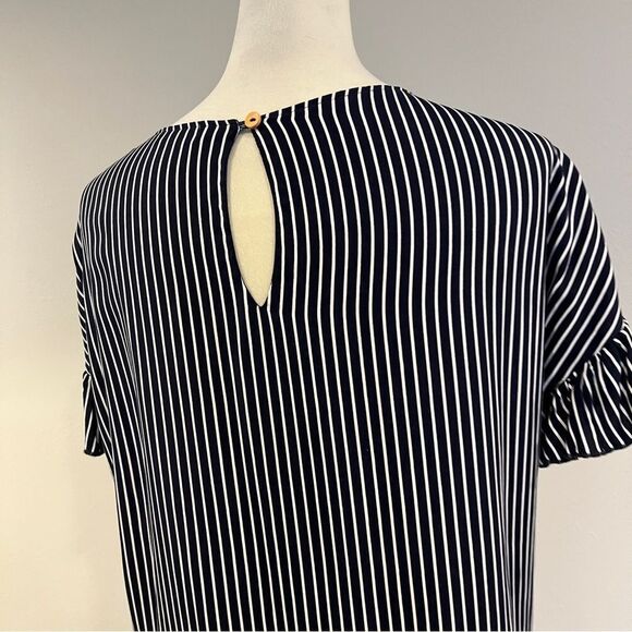 Striped Navy and White casual short sleeve Dress - Picture 6 of 11
